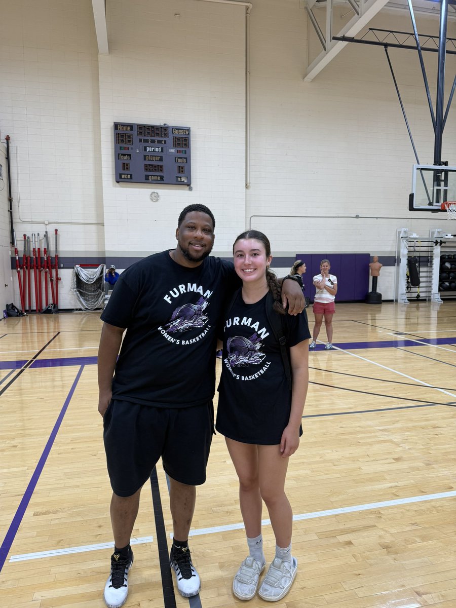 KennedyLoux's tweet image. Thank you so much @Coach_Curtis_FU , @1lboogie22 , and @FurmanWBB for an amazing camp today! I had so much fun and learned a lot. @DuvalElite @CoachMatt_DE