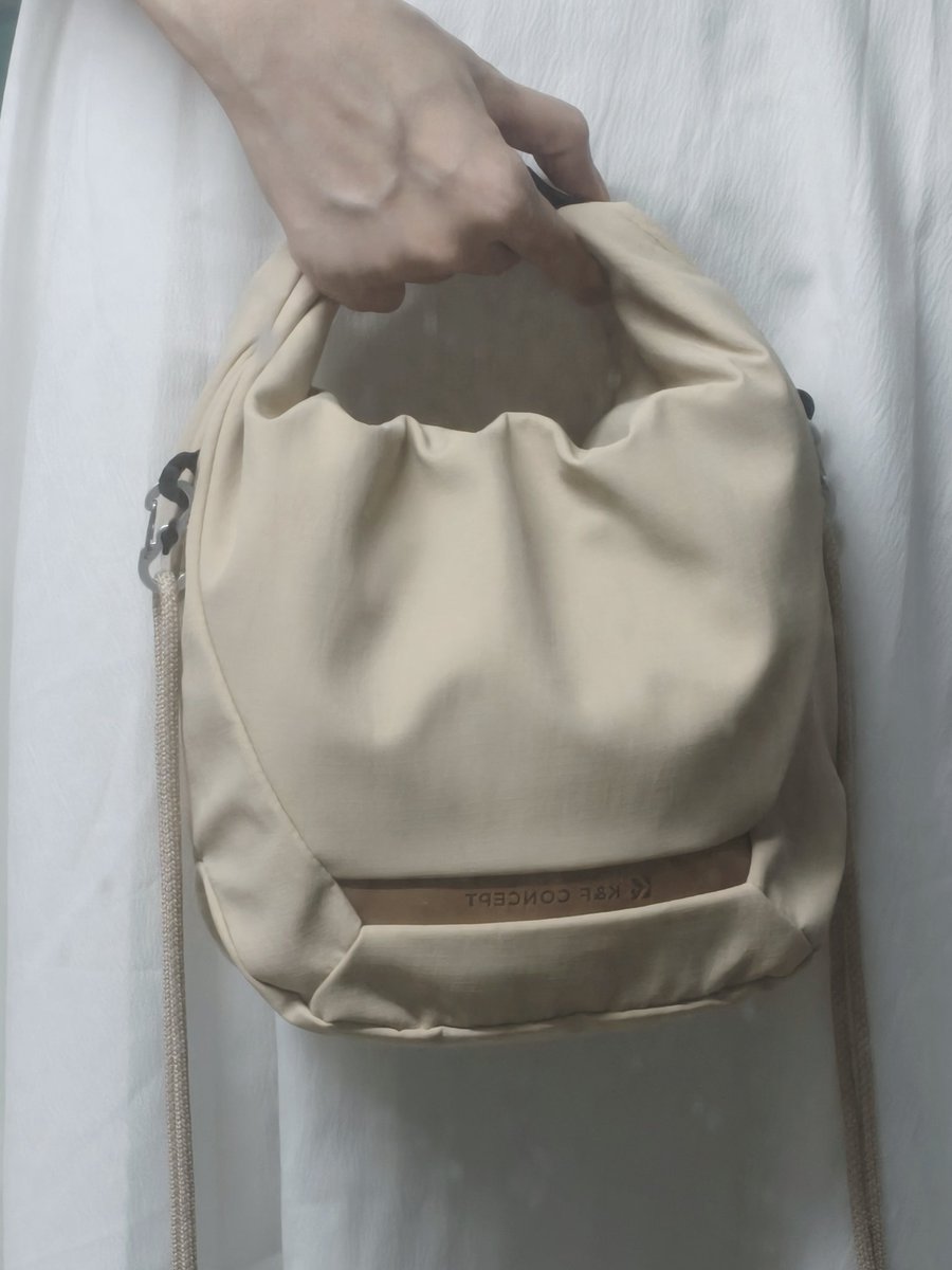 NatureMoment's tweet photo. This sling bag is soft, compact, and gentle on the shoulder. It’s not bulky at all—just the right size for my camera and essentials.
#CompactGear #EverydayCarry #kfconcept https://t.co/iBLeov3LHc
