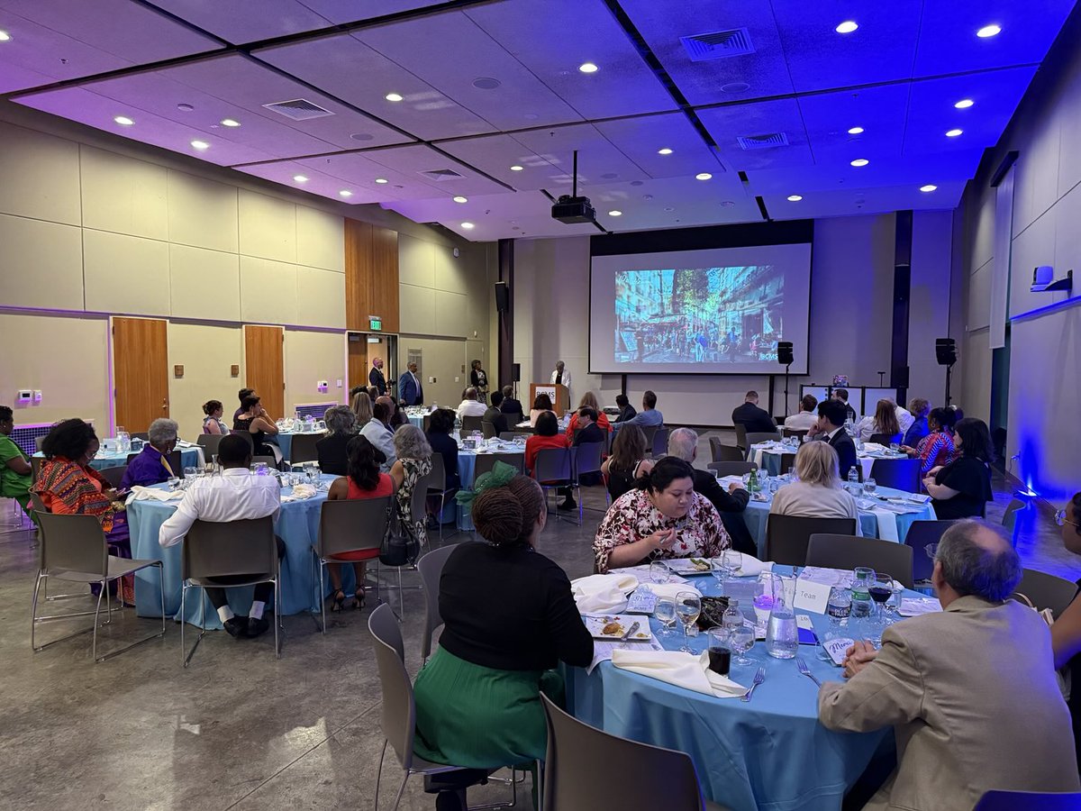 Honored to join our colleagues at the BCMS for ⁦<a href="/MedChiupdates/">MedChi</a>⁩ , it was a Parisian Affairs event tonight. A great tradition celebrating physician leadership, advocacy, and service in Baltimore. #MedChi #BCMS #PhysicianAdvocacy