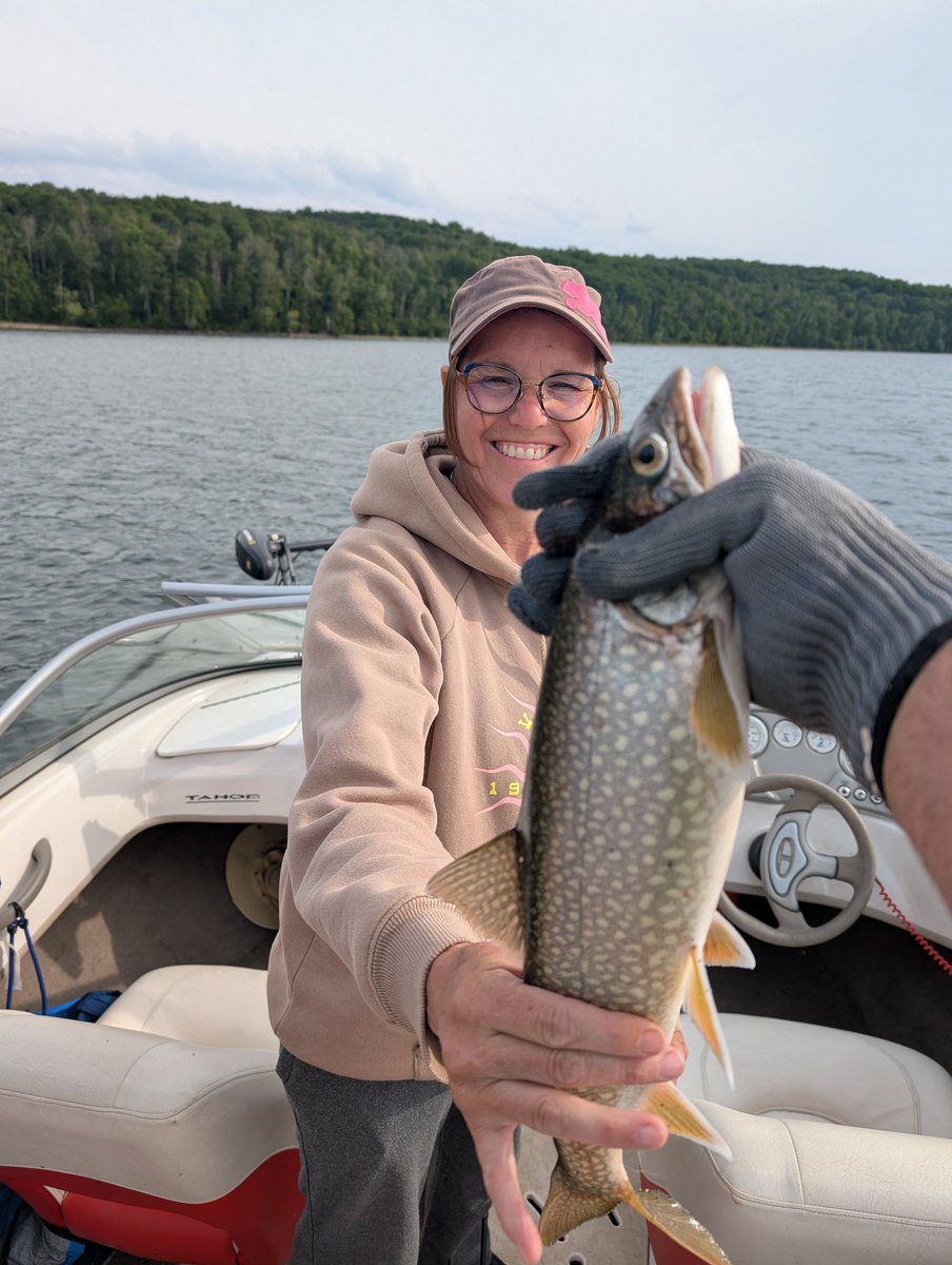 PrairieVeteran's tweet image. Michelle lands the first trout. Barbara got one with the lines in the water 6 minutes but lost it as it came to the boat. 

So who gets credit?