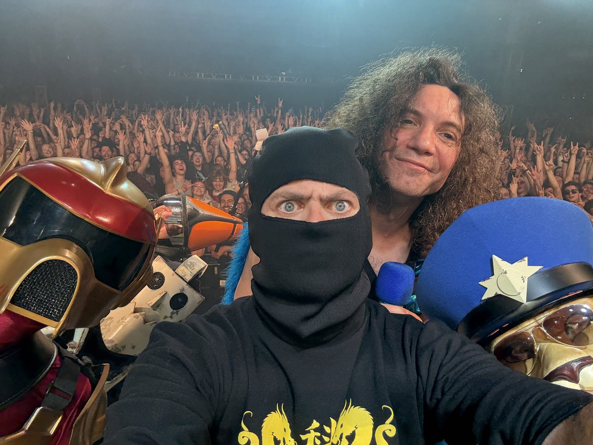 ninjasexparty's tweet image. We can’t believe we’re 28 shows fancier. YOU ALL made the Pure Elegance Tour the time of our lives — THANK YOU!!