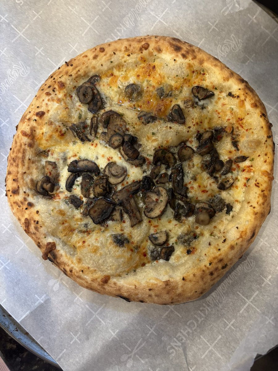 Ready for #VillaAmore <a href="/hallmarkchannel/">Hallmark Channel</a> <a href="/kevin_mcGarry/">Kevin Mcgarry</a> <a href="/eloise_mumford/">Eloise Mumford</a>