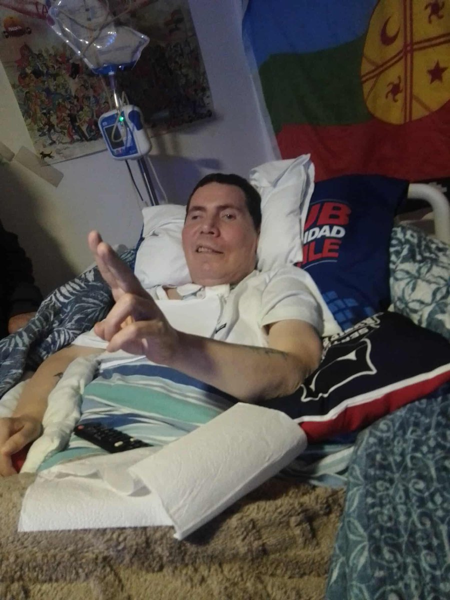 aunque el tenga dia malos simpre estara con una sonrrisa gracias a toda la gente que nos ayuda mario sigue adelante agracias a ellos estamos sobreviviendo y sacando a mario a delante no sabemos como agradecer todo el apoyo que nos an brindado a pocos mese cumplir 6 año y aun nada