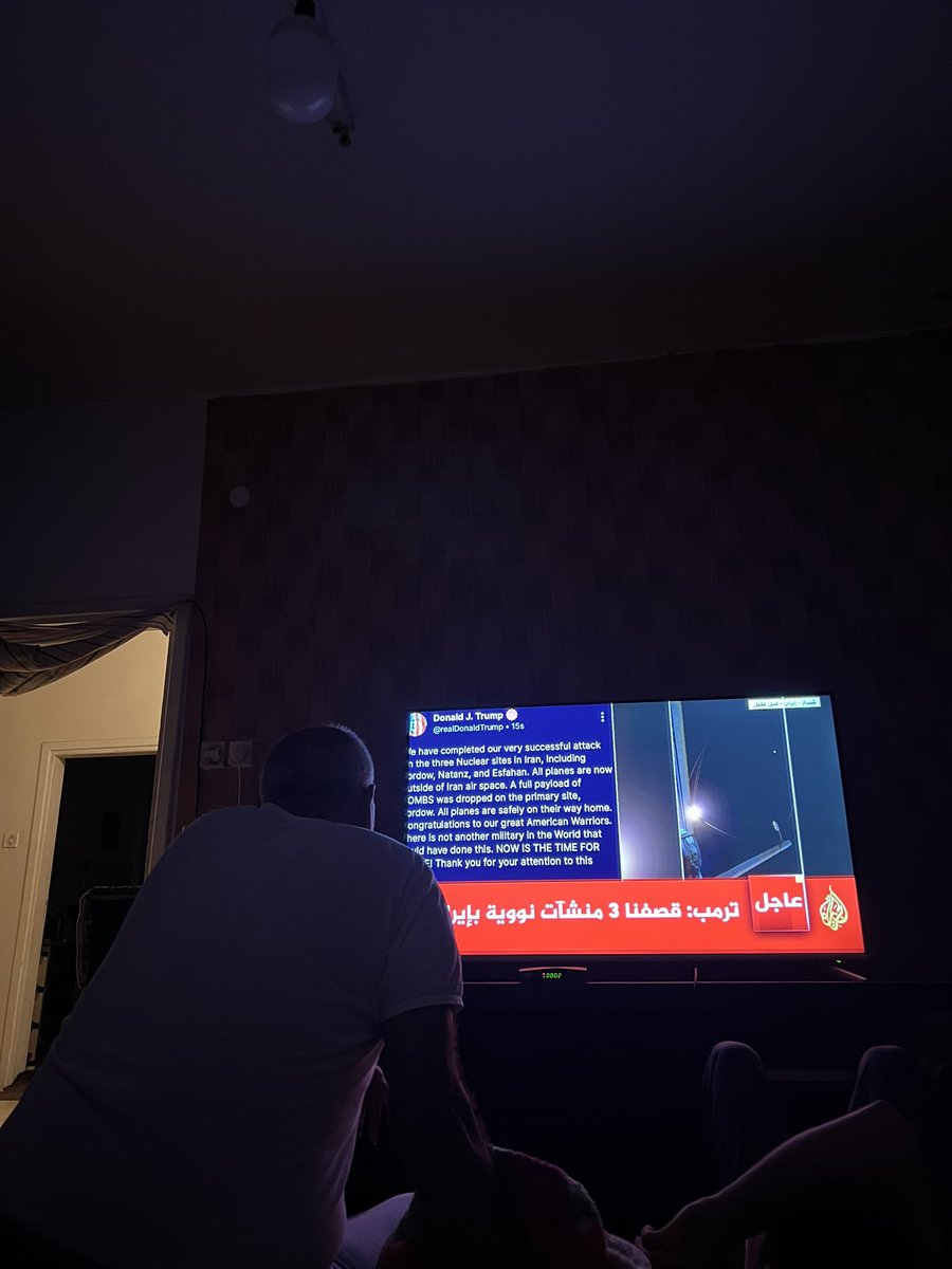 إذا شفت ابوك سهران وقاعد هيك اعرف انه القيامه رح تقوم