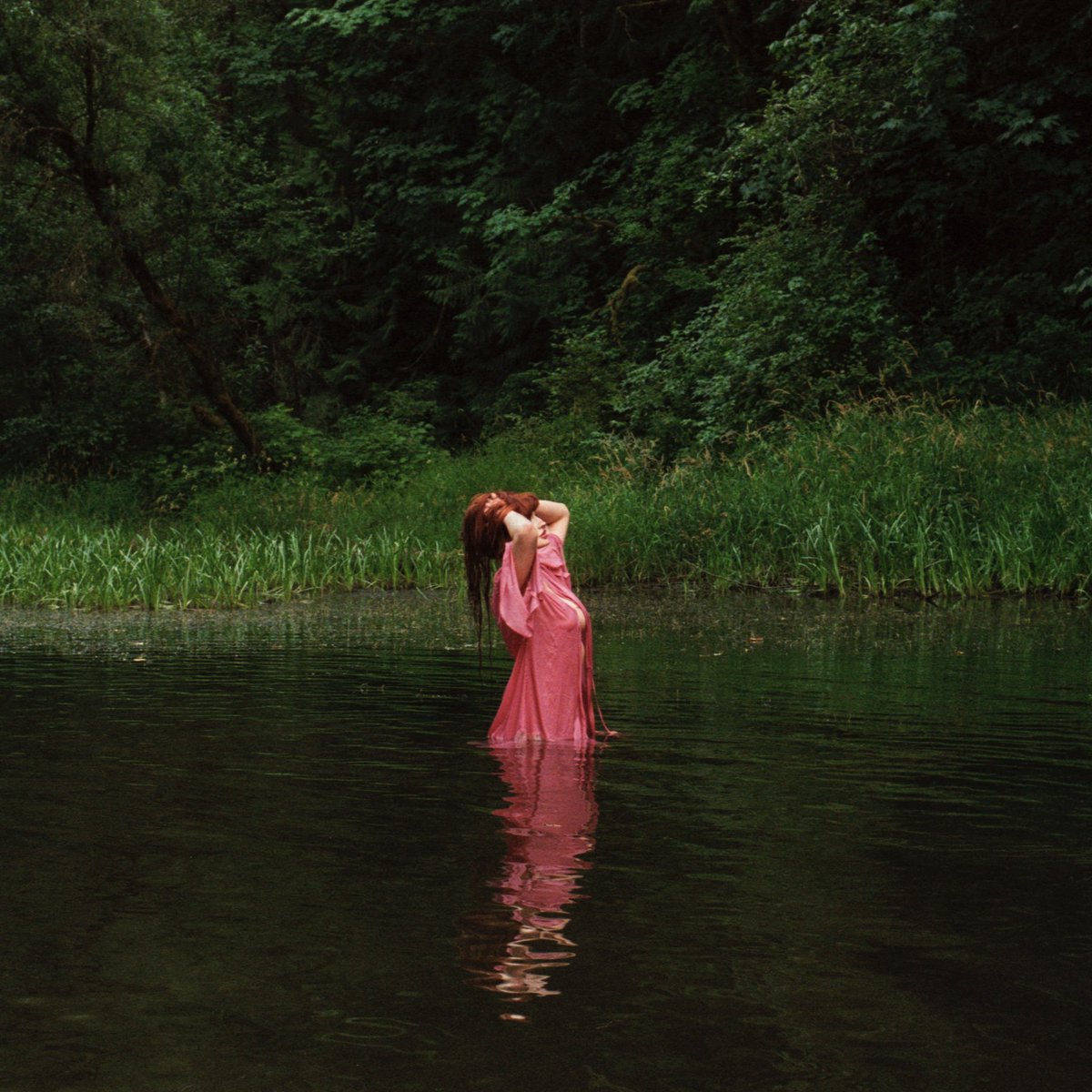 Happy solstice 🌺 booking shoots for July! 

Let’s make some magic on film at the river in the forest 💌