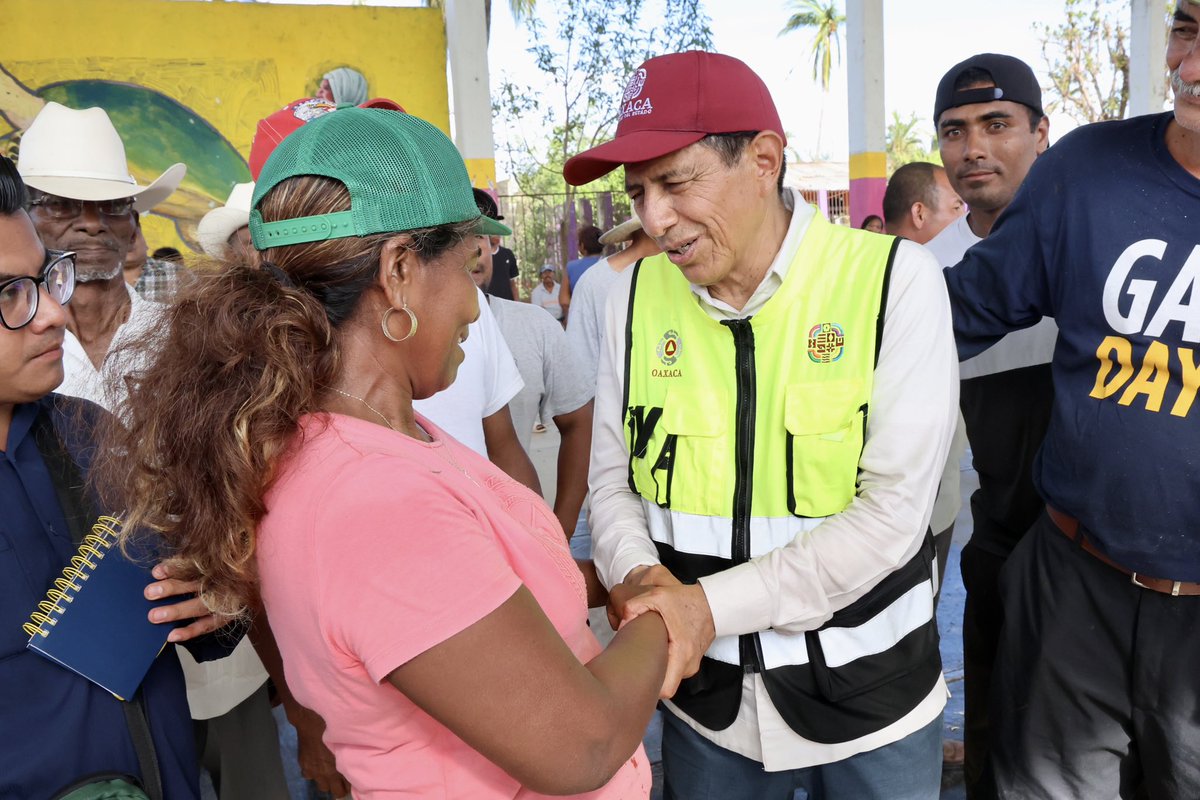 Salomón Jara Cruz (@salomonj) on Twitter photo EN TERRITORIO, APOYANDO A SANTA MARÍA CORTIJO
Ahora estuvimos en Santa María Cortijo, una comunidad que necesita todo nuestro respaldo. Hicimos una evaluación detallada de las necesidades de sus habitantes. También vamos a entregar ayuda humanitaria y brindar atención médica. EN TERRITORIO, APOYANDO A SANTA MARÍA CORTIJO
Ahora estuvimos en Santa María Cortijo, una comunidad que necesita todo nuestro respaldo. Hicimos una evaluación detallada de las necesidades de sus habitantes. También vamos a entregar ayuda humanitaria y brindar atención médica.