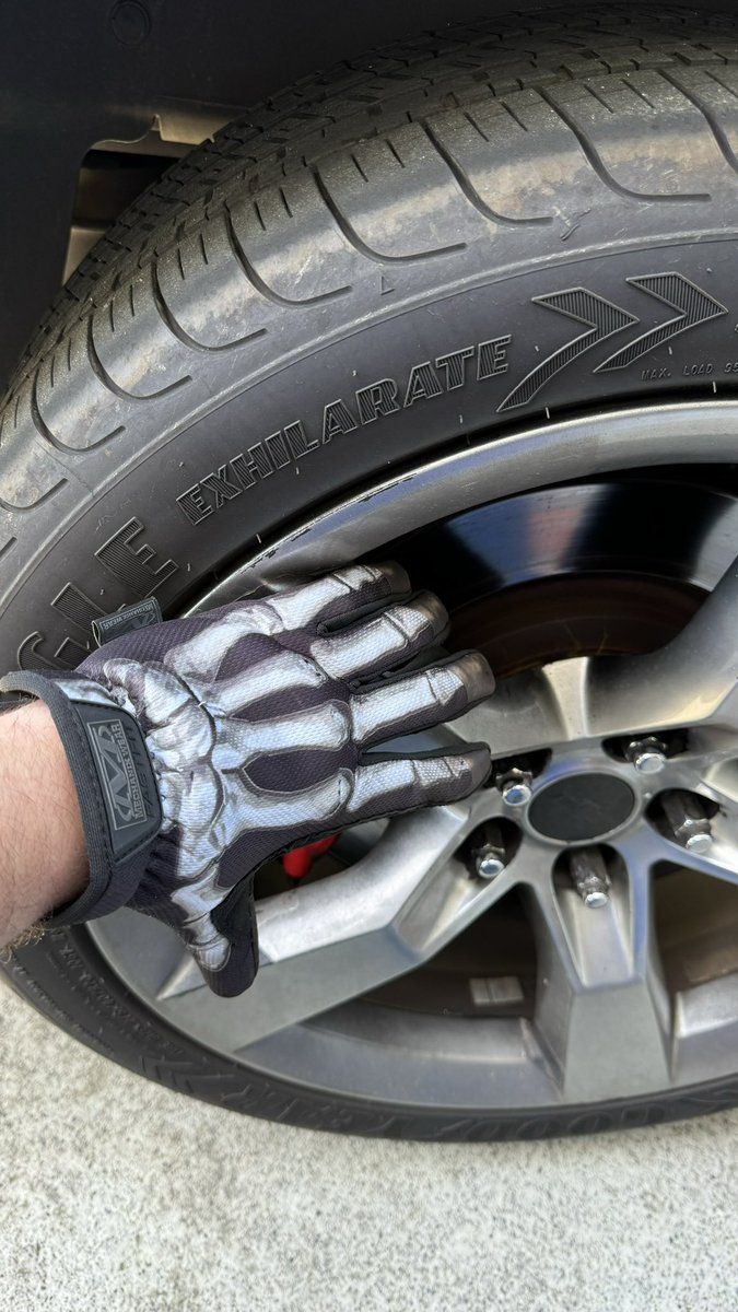 HighSpeedHiggy's tweet photo. @CoreyLaJoie Finally, ones I could afford 😅…have had these in my garage since they released them. @Mechanix_Wear #FastFit https://t.co/odMqQknGx8