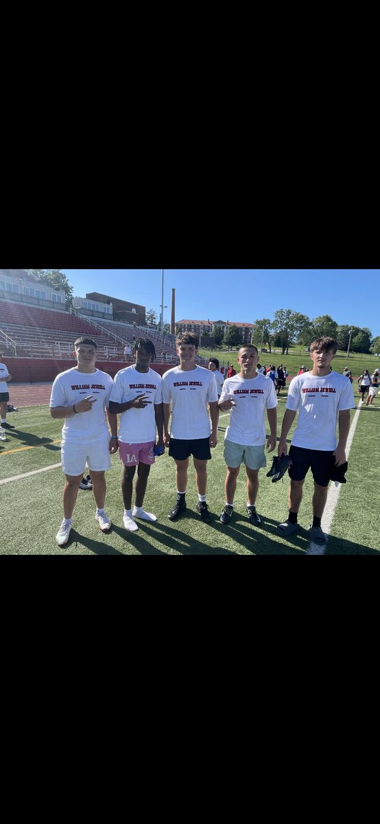 5 bulldogs DELIVERED today at William Jewell! Special group of guys! #HAVOC