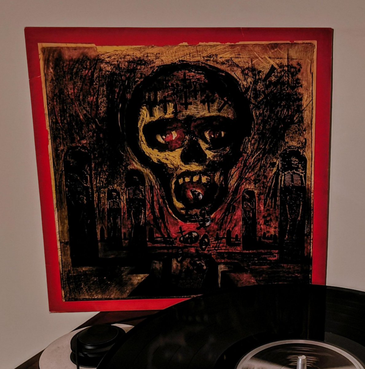 Finally, I got my hands on this vinyl 🥳🍻

🇺🇸 SLAYER: "Seasons in the Abyss" (1990)

🎧 youtu.be/eVmaqj668Fk?si…

#Slayer #ThrashMetal #Metal #NowPlaying #vinylrecords #MetalTwitter #vinylcollection #vinyljunkie #Playlist #vinyl #OSTM