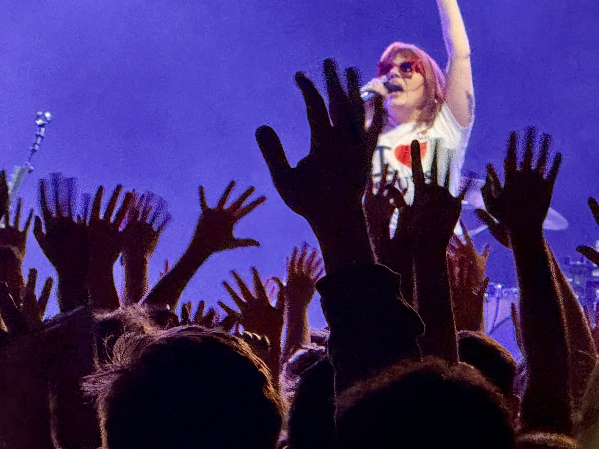 roblurted's tweet photo. @cmatbaby live at the O2 Liverpool, 21/06/25 https://t.co/qYxVnQCAJR