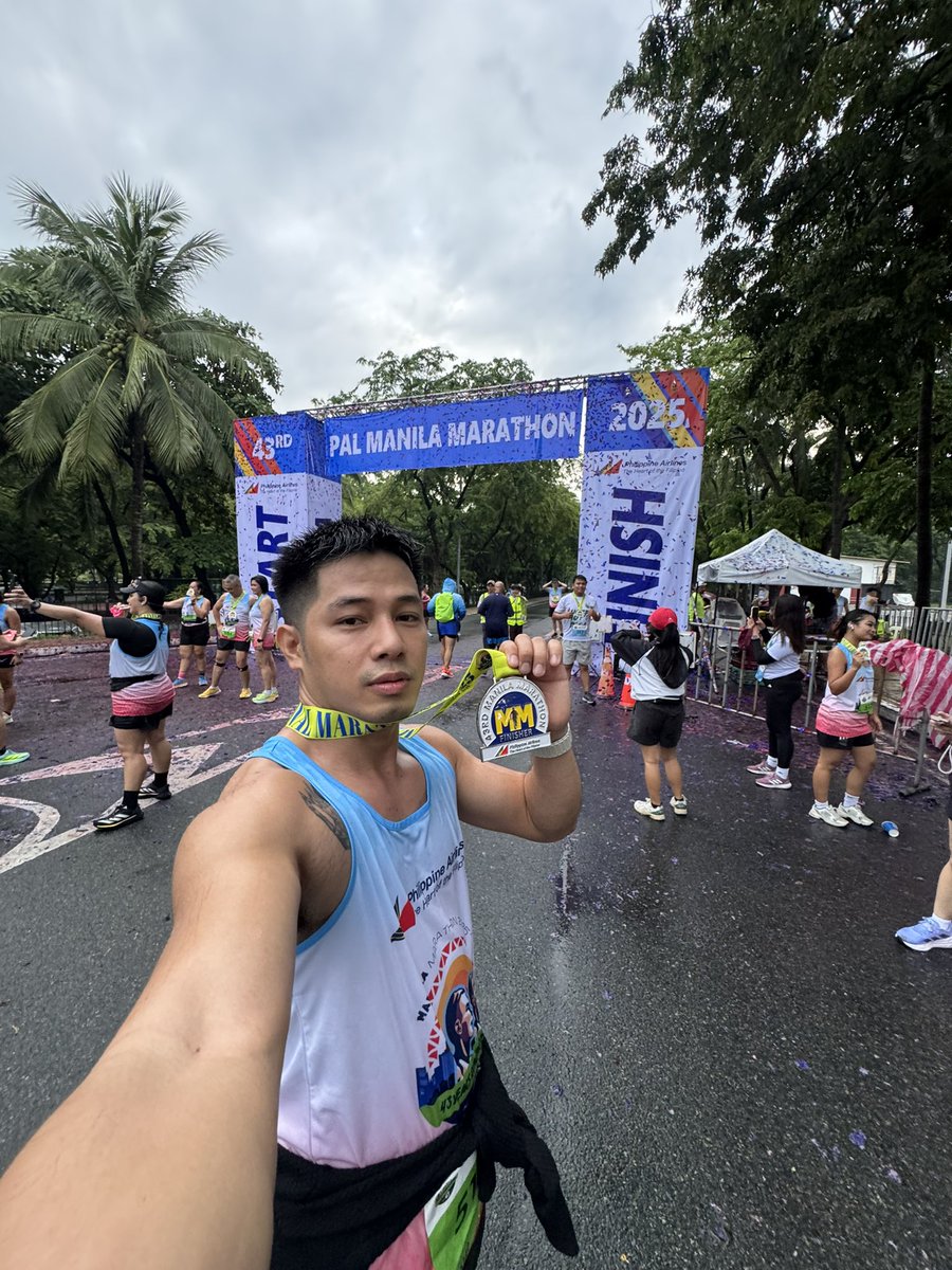 jickson0326's tweet image. Kahit umulan, go lang! ☔🔥
43rd Philippine Airlines Manila Marathon 2025 🏁
Kakaibang saya, kakaibang pagod—pero worth it!

#RunnerLife #PALMarathon2025 #LabanLang #RainOrShineRun #MarathonGoals #SarapSaFinishLine