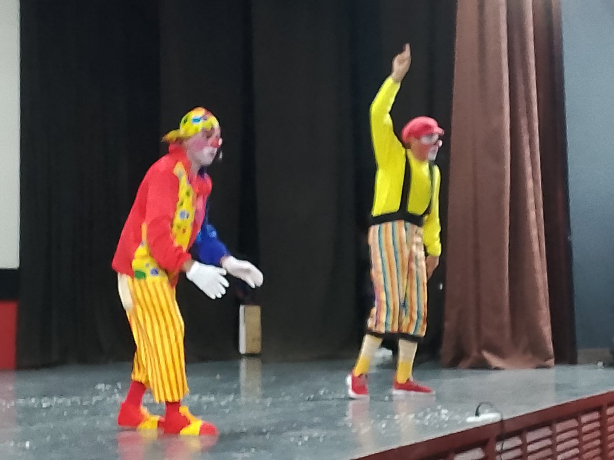 Imágenes de #BayamoEn26
Para que siempre brille el sol, el Proyecto Tarequeando se presentó en el Cine Céspedes.
#CubaEsCultura
#ArtesEscénicasGranma
#GranmaConmigoCuenta