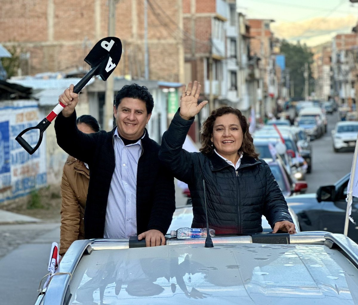 Feliz de haber participado del Encuentro Regional de Formación “Juventud en Acción” en la hermosa ciudad de Cajamarca. No vine a pedir a los jóvenes que se sumen a la campaña, vine a exigirles que asuman el protagonismo histórico que el partido y el Perú espera.
Adelante!