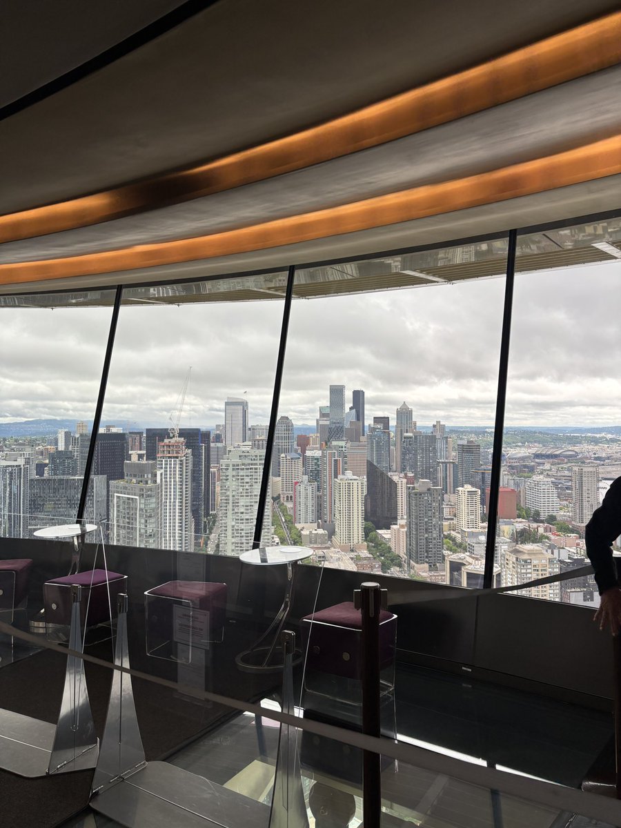 Yo trabajaba en un sitio exactamente igual el año pasado jajajsja