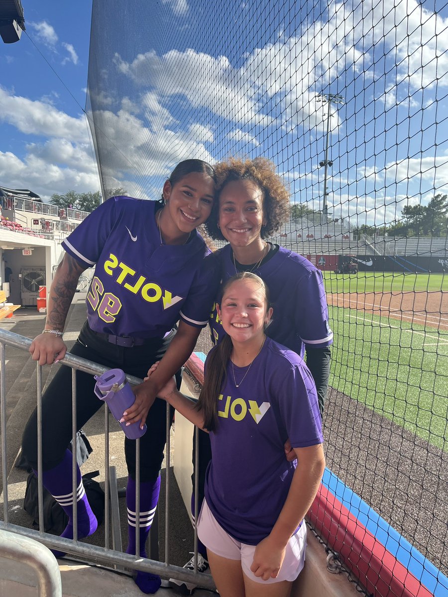 I had a great time getting to watch my hometown softball friends while in Oklahoma!!💜⚡️💚<a href="/NationalEsparza/">Strykers National Esparza 🚂</a> <a href="/DaniecaCofffey/">DD</a> <a href="/miakscottt/">mia;)</a>