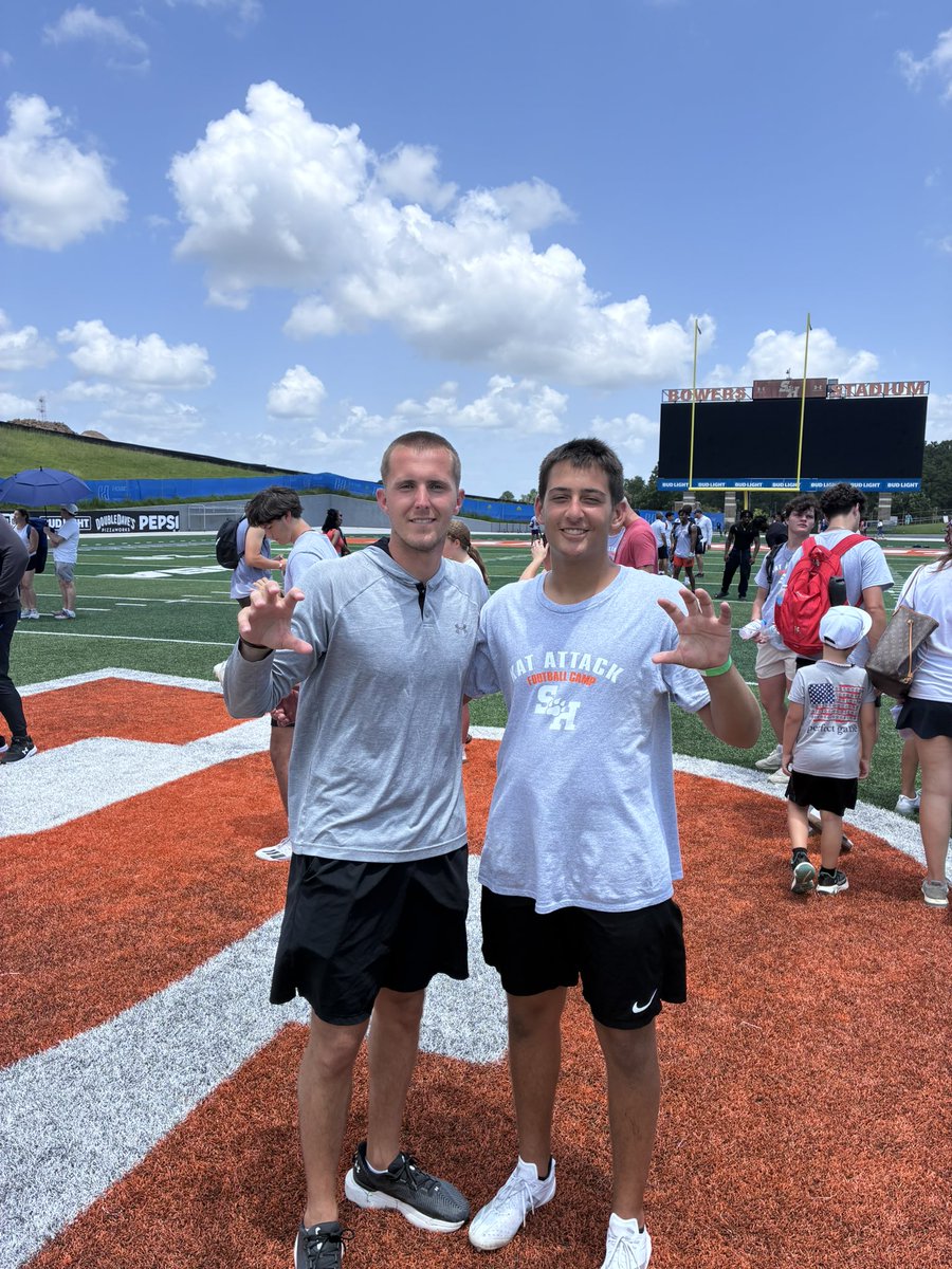 Shaan_Patel1's tweet photo. @ShsuFootball Camp! Thank you @CoachPhilLongo @znpatterson @CoachKadum for a great experience!

#NOPE @ReggieMcNeal1 @WeAreFu1shear @fulshear_fball @CoachHill_7 @Coach_DJones @CoachSAnderson_ @jomaul66 @CoachKGranger @coach_huck08 @coachboverton @RichContartesi @CoachK_TX @npatexas1 @coachupton43 @PlayBookAthlete @MarkRussellQB
