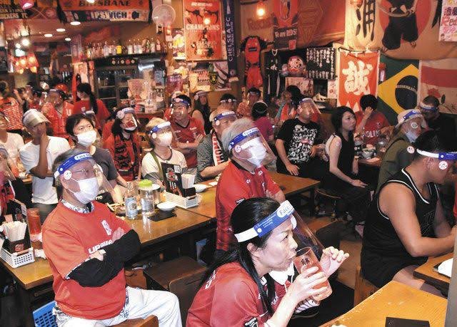 Taroshow's tweet photo. @nocontextfooty This is the official izakaya of Urawa Reds in my hometown. https://t.co/PHRFTf0WxG