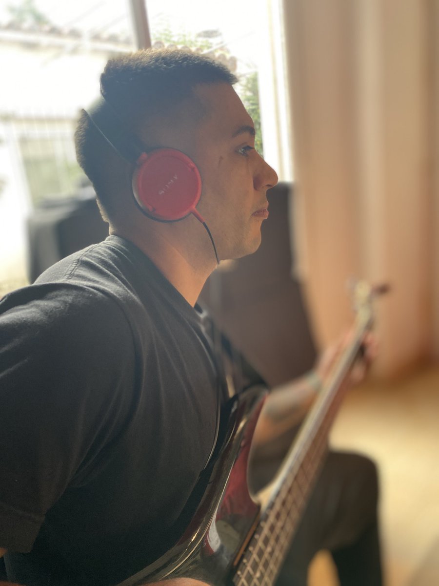 kangrejoz's tweet photo. Hoy grabamos baterías bajo y guítel para @adrianplantificado #recordinglife https://t.co/UpypTz2MxS