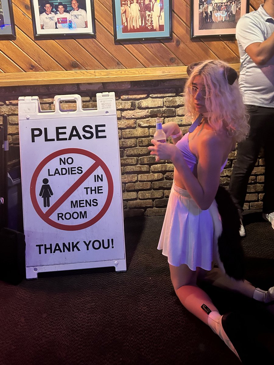 remember take your puppies to the bar! it’s good enrichment :3