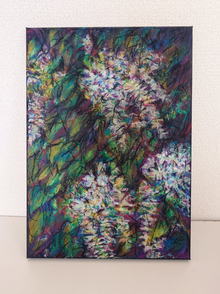 皆さまいつもお世話になっております🌻

教室の小さなお庭に咲いてるお花を

オイルパステルで描きました🪻

描いてるうちにほぼ想像画になり

原型を留めておりません🤭

Creemaには油絵等の原画とグッズ👇 creema.jp/c/luana-coco_c…
これから原画も増やしていきますね🤗

お問合せもお待ちしてます🍀