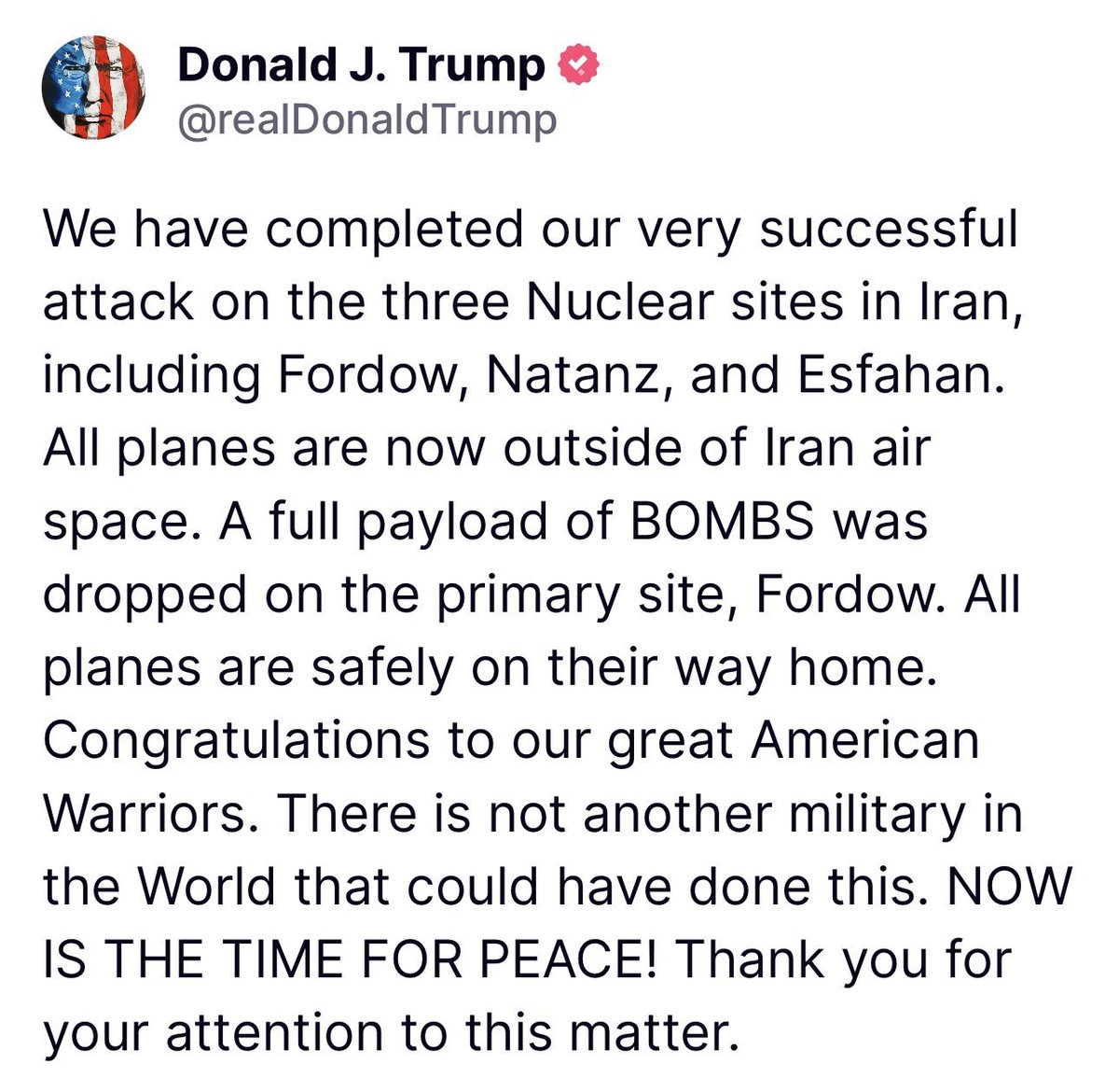🇺🇸 El presidente Donald Trump confirmó que el ejército de Estados Unidos atacó tres sitios en Irán, alineándose con el esfuerzo de Israel para desmantelar el programa nuclear iraní.

⚠️ La decisión de involucrar directamente a Estados Unidos ocurrió tras más de una semana de