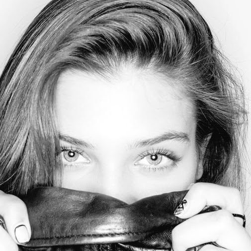 ㅤ
ㅤㅤㅤ𝑯𝒊𝒔𝒕𝒐𝒓𝒊𝒂. 𝐷𝑒𝑙 𝑙𝑎𝑡. ℎ𝑖𝑠𝑡𝑜𝑟ĭ𝑎, 𝑦 𝑒𝑠𝑡𝑒 𝑑𝑒𝑙 𝑔𝑟. ἱστορία ℎ𝑖𝑠𝑡𝑜𝑟𝜄́𝑎.
𝑓. Conjunto de los acontecimientos ocurridos a alguien a lo largo de su vida o en un período de ella.
𝑆𝑖𝑛.: biografía, memorias, semblanza, vida, autobiografía.