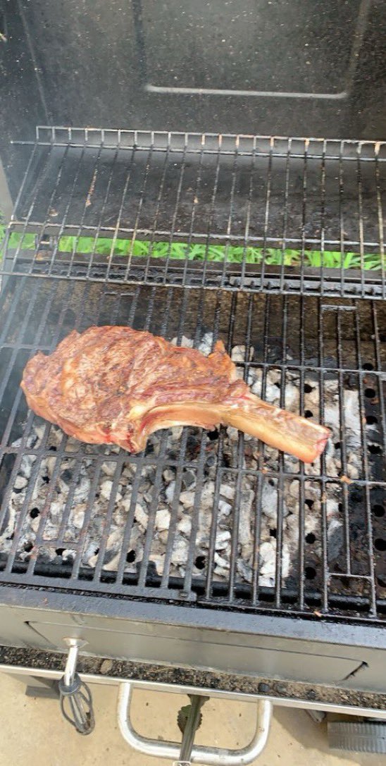 Juggernaut_JacQ's tweet image. we should really do a steak cook off