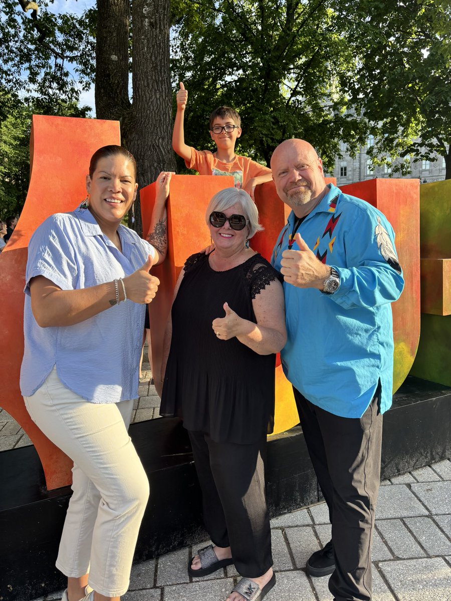 IanLafreniere's tweet image. 🌟Grand spectacle #KWE! à la rencontre des peuples autochtones🌟
Quelle réussite! 🙌🎶
Un moment fort pour célébrer la richesse et la fierté des Premières Nations et des Inuit!🪶🔥🎤
Entre nations, on gagne à se connaître 🤝