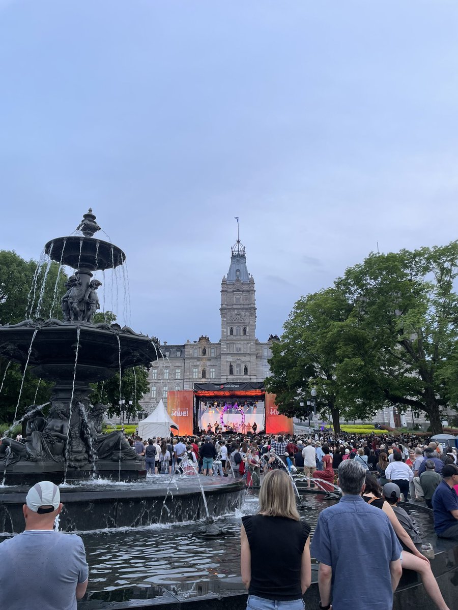 IanLafreniere's tweet image. 🌟Grand spectacle #KWE! à la rencontre des peuples autochtones🌟
Quelle réussite! 🙌🎶
Un moment fort pour célébrer la richesse et la fierté des Premières Nations et des Inuit!🪶🔥🎤
Entre nations, on gagne à se connaître 🤝