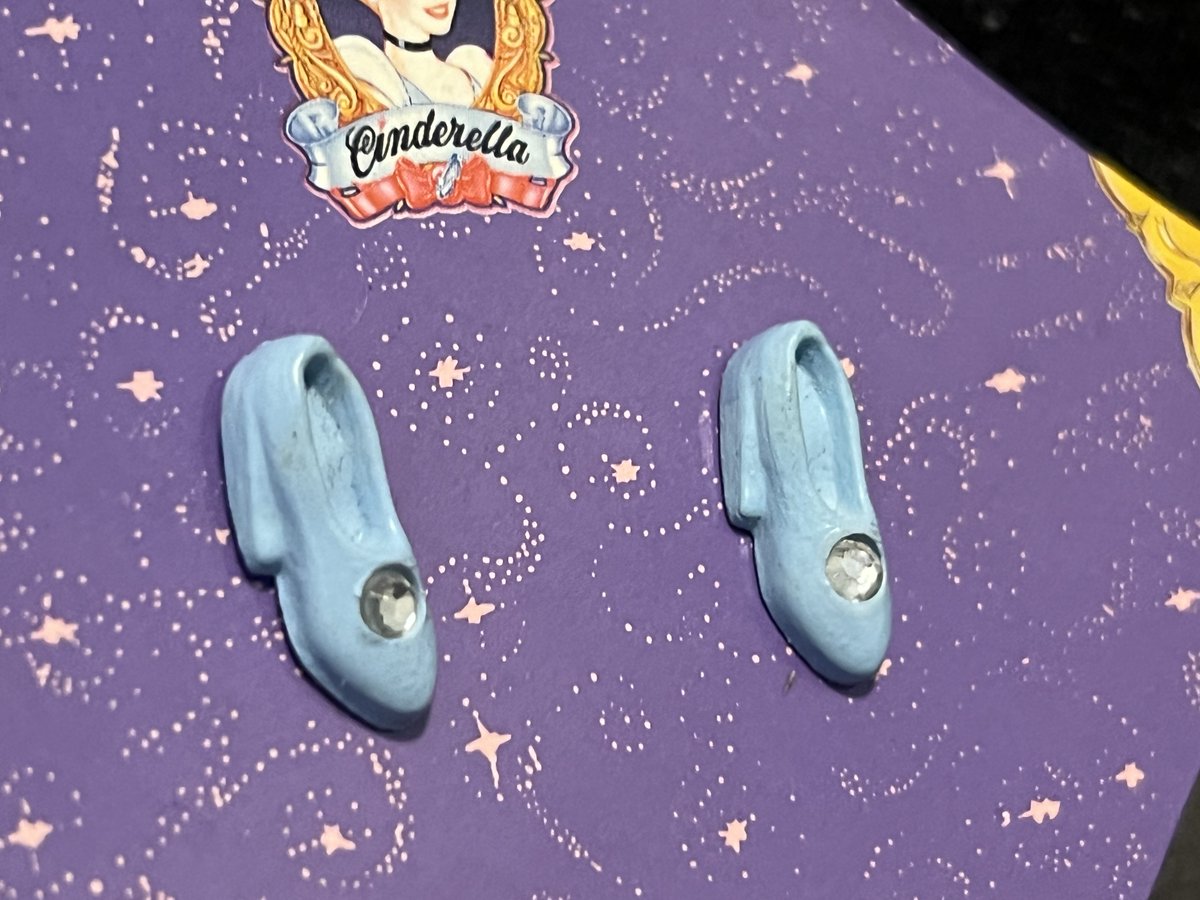 TeriE's tweet photo. RARE Disney Princess #Cinderella Glass Slipper Earrings #Applause VINTAGE 90s NWT https://t.co/ZEyljJopzR
#vintage90s #vintagedisney #disneyjewelry #disneyfashion #disneyprincesses #glassslipper #earrings #disneystyle https://t.co/F6guU2FO7e