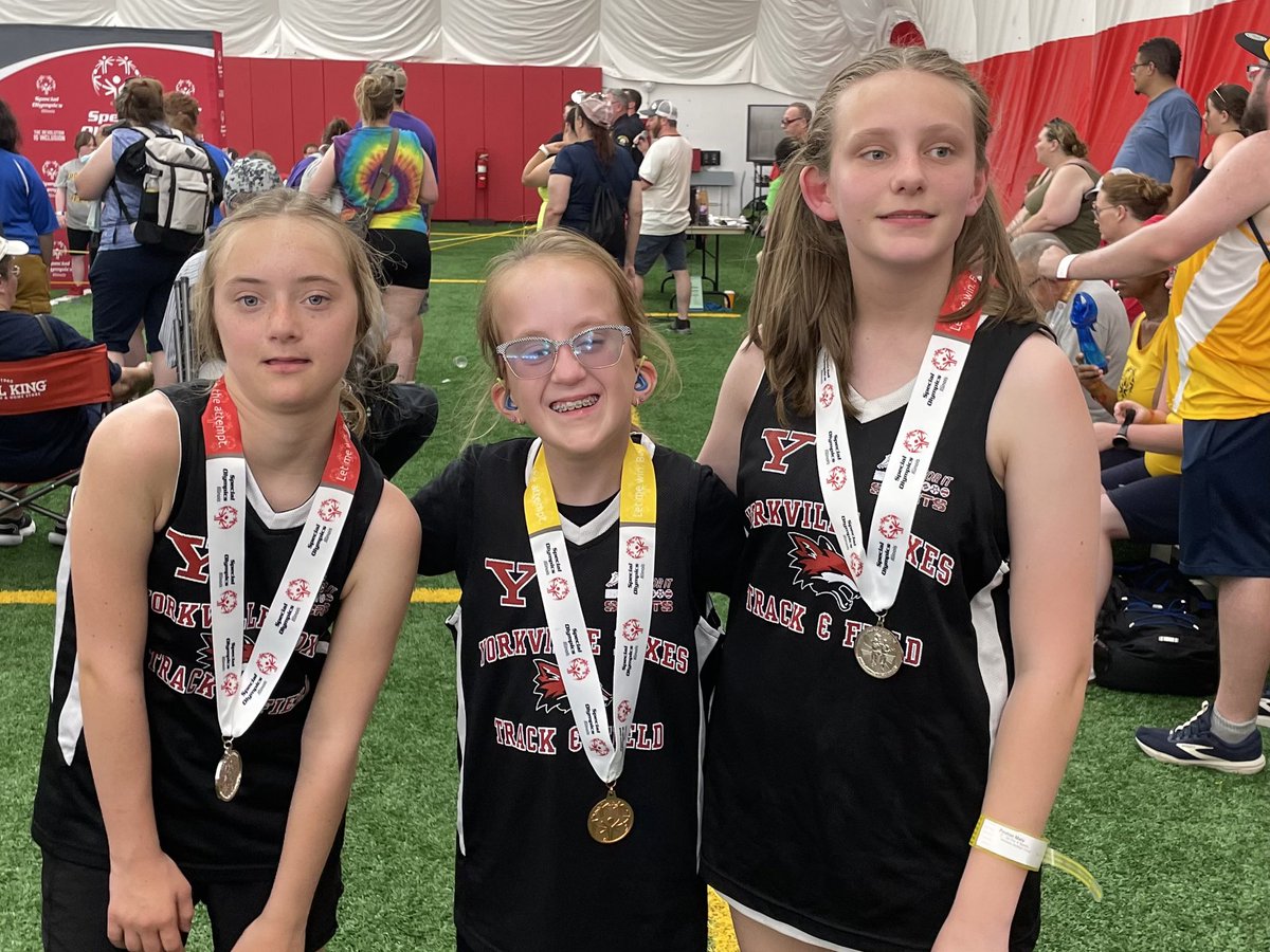 AReveter's tweet photo. What an amazing weekend!!!! It was super hot, but our athletes showed up and put it all out there. 7 athletes went to state this year and we walked away with 2 golds, 3 silvers, and 1 bronze. So proud to be their coach! #summergames #specialolympicsillinois #Yorkville115 https://t.co/eqCJiuT22f