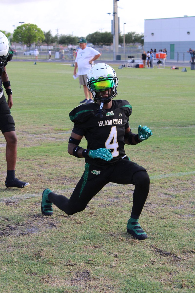 I will be attending <a href="/USFFootball/">USF Football</a>  prospect camp 6/22 see you there😉!!
