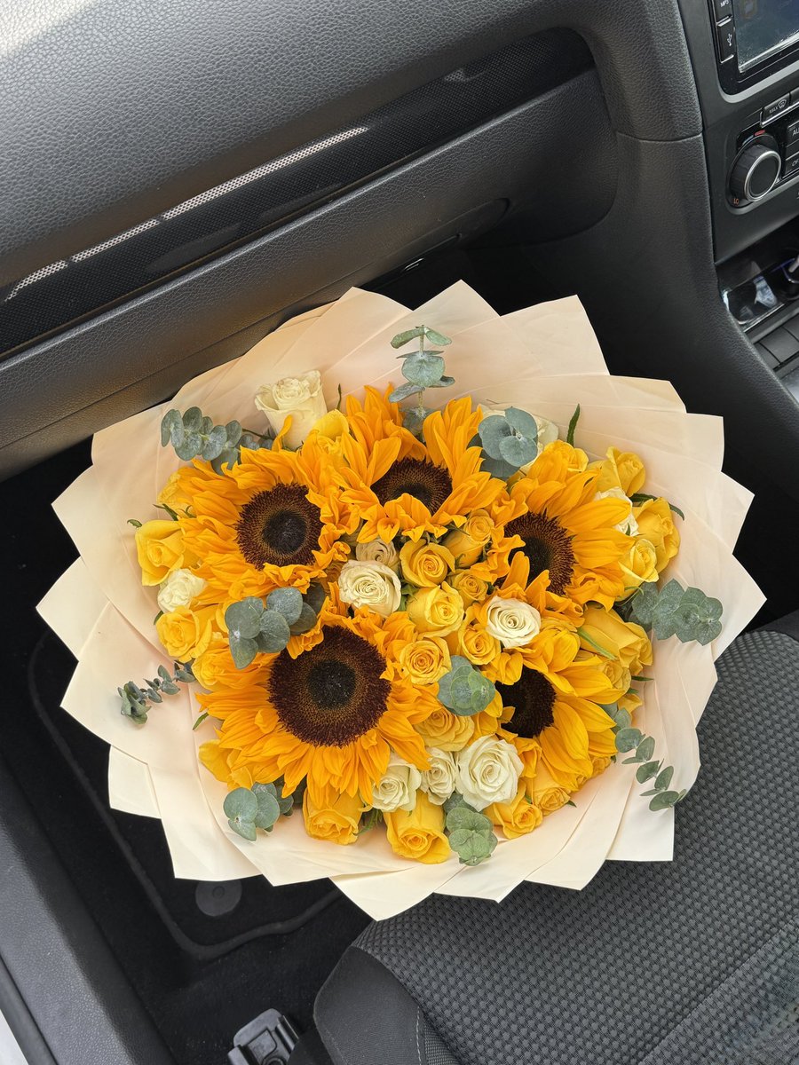 today’s bouquet might be one of my favourites icl