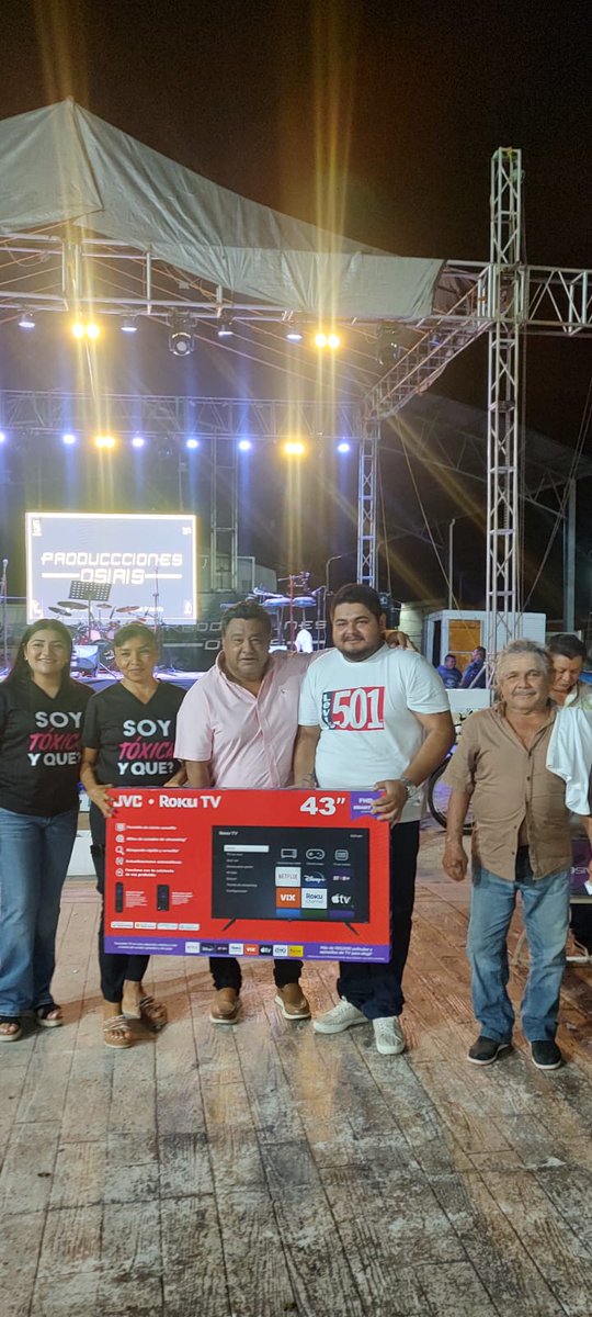 RodajeVisual's tweet image. El #HonorableAyuntamientodeDzemul20242027 encabezado por el presidente municipal C.P. Wilberto Flota Aké celebro a todos los papás de la cabecera y sus comisarías a lo grande, en su mayoría buenos regalos que se rifaron, la cena, el baile con este gran detalle a los papás en día