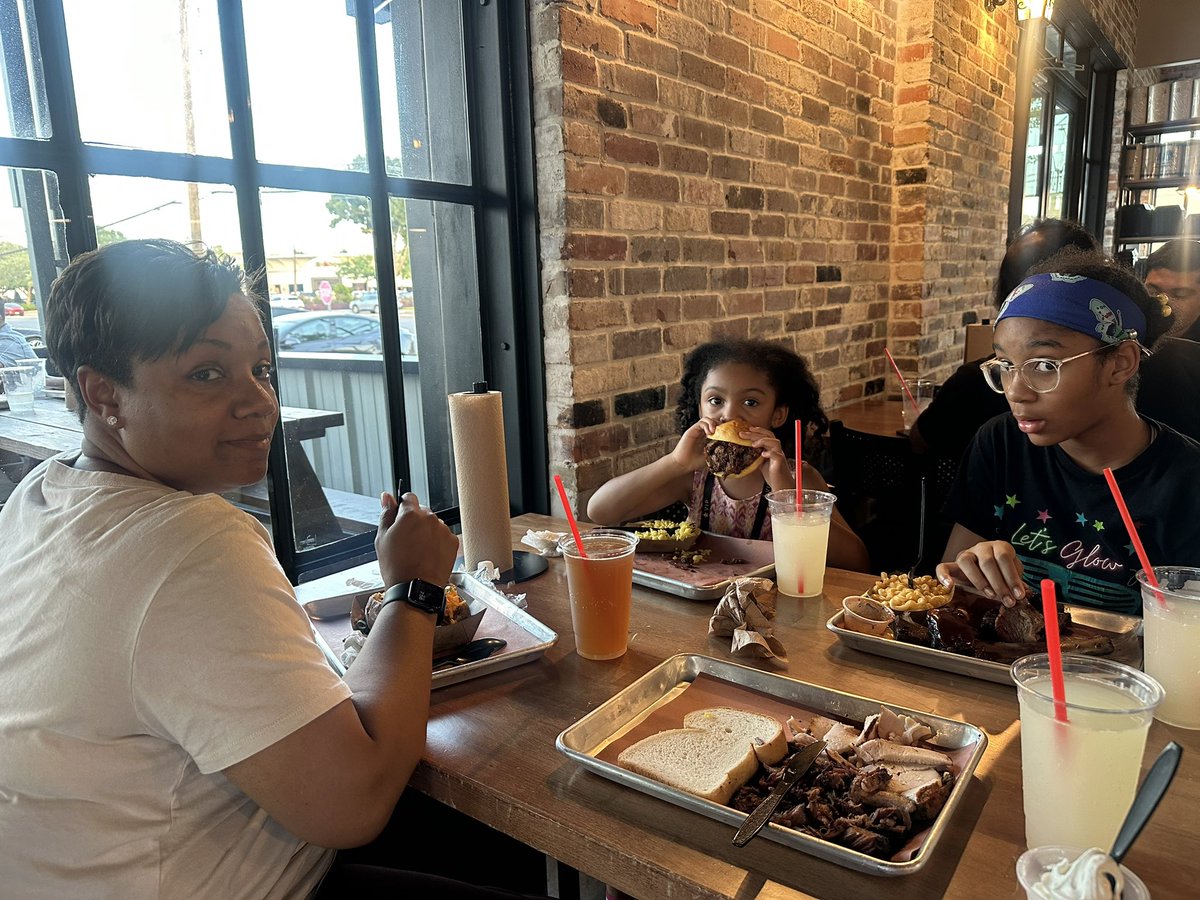 Family 👸🏽👸🏽👸🏽👑 Grub 🥘 Time🔥🔥🔥❤️🙏🏽