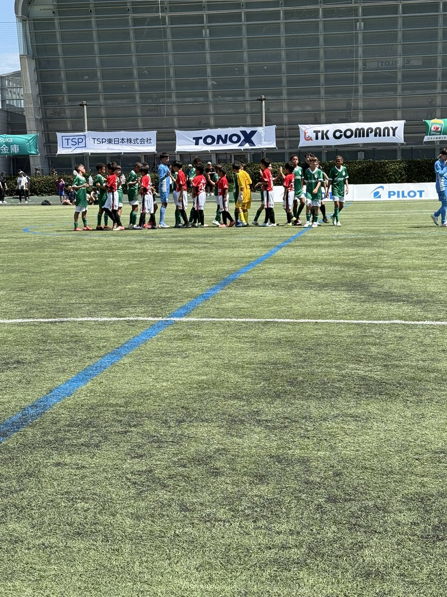 konotarogomame's tweet image. パルメイラス対浦和レッズ。クラブW杯ではなくコパベルマーレU-11。パルメイラスは３０時間かけて平塚まで来てくれました。湘南の子どもたちに世界を感じてもらっています。