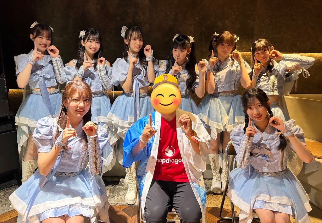 7KaXMvyRnQ6dHbJ's tweet photo. #ばってん少女隊
#ばってん少女隊10周年
#BATTENStore
昨日のグルショ会場が暗かったですが、スタッフさんが露出調整を丁寧に行なってくださり、素敵な記念の1枚となりました✨
10周年に対するスタッフさんの思いを感じました❤️
ありがとうございました☺️ https://t.co/OMPBbDIQyT