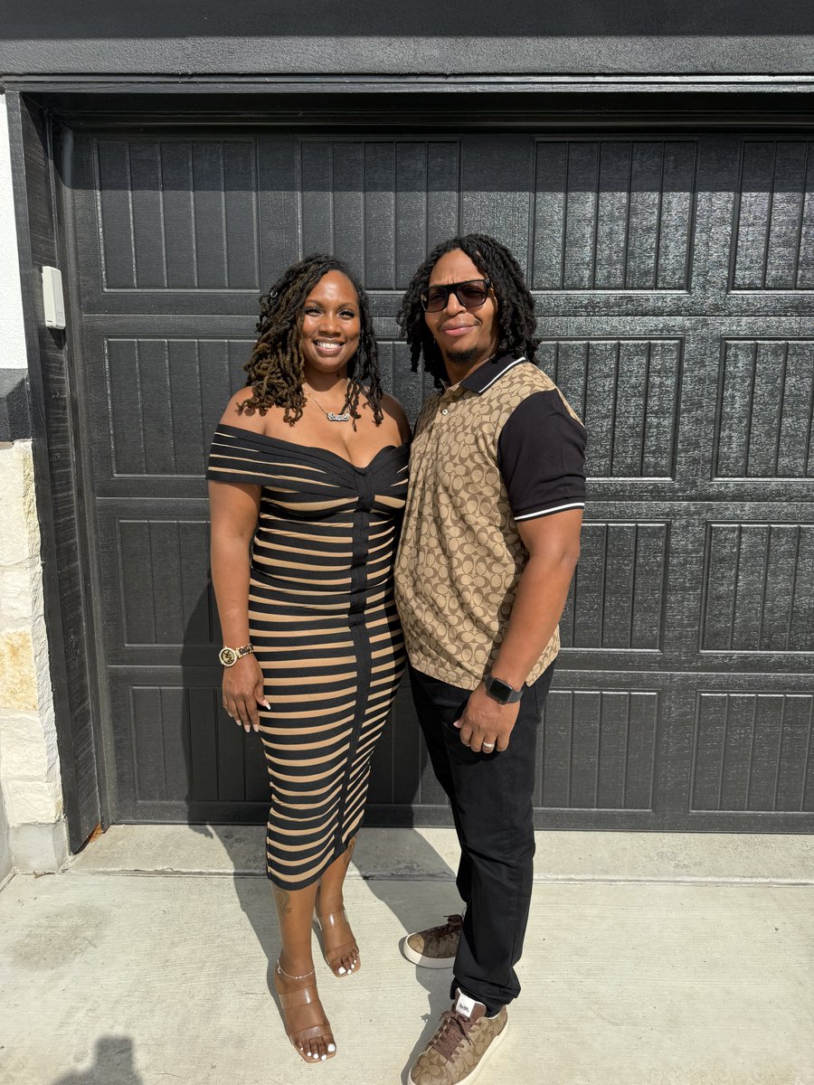 iTz_STOGG's tweet photo. Today we celebrate our 1 year anniversary and my goodness it’s such a Blessing to have this amazing Woman in my life.
I’m stuff lol @TCaptainX_ my nutrition goal might be off today lol
#1LOVE #ForeverMoore https://t.co/90F7vxFsnG