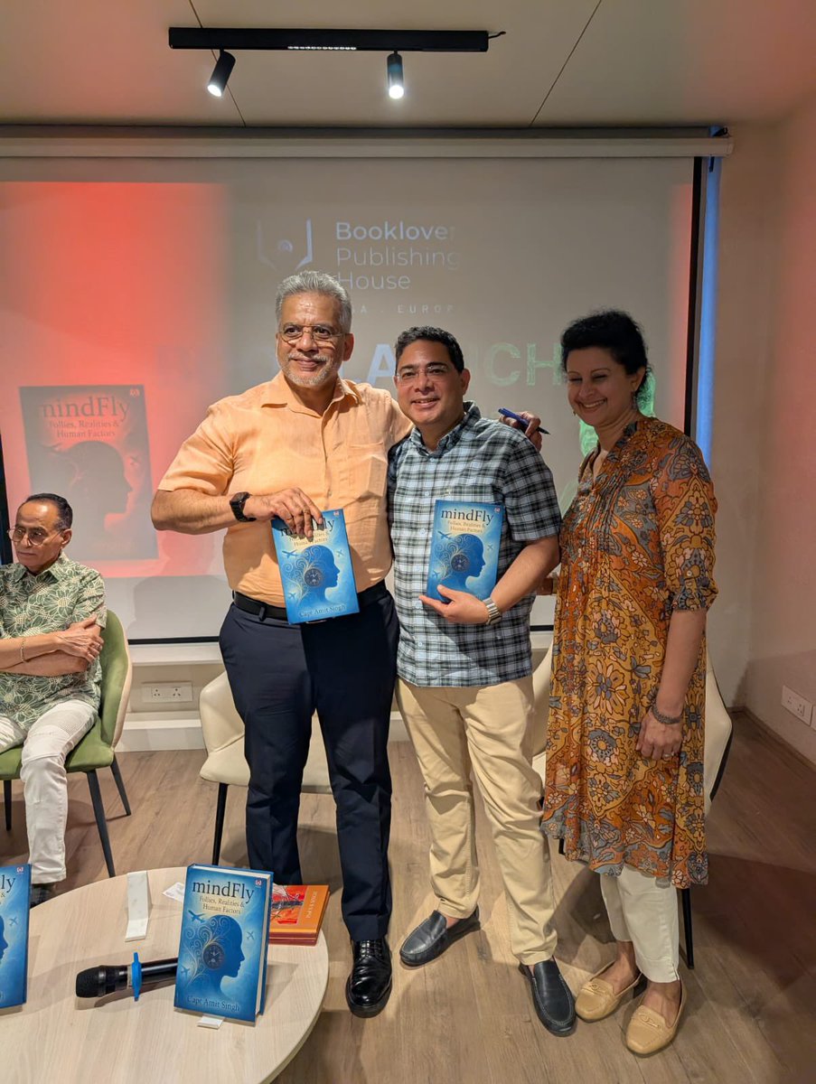 flyingamit's tweet photo. At the book launch #mindFly A big thank you to all those who attended and those who couldn’t for various reasons. More photos following #booklaunch https://t.co/VpuIRMMPJc