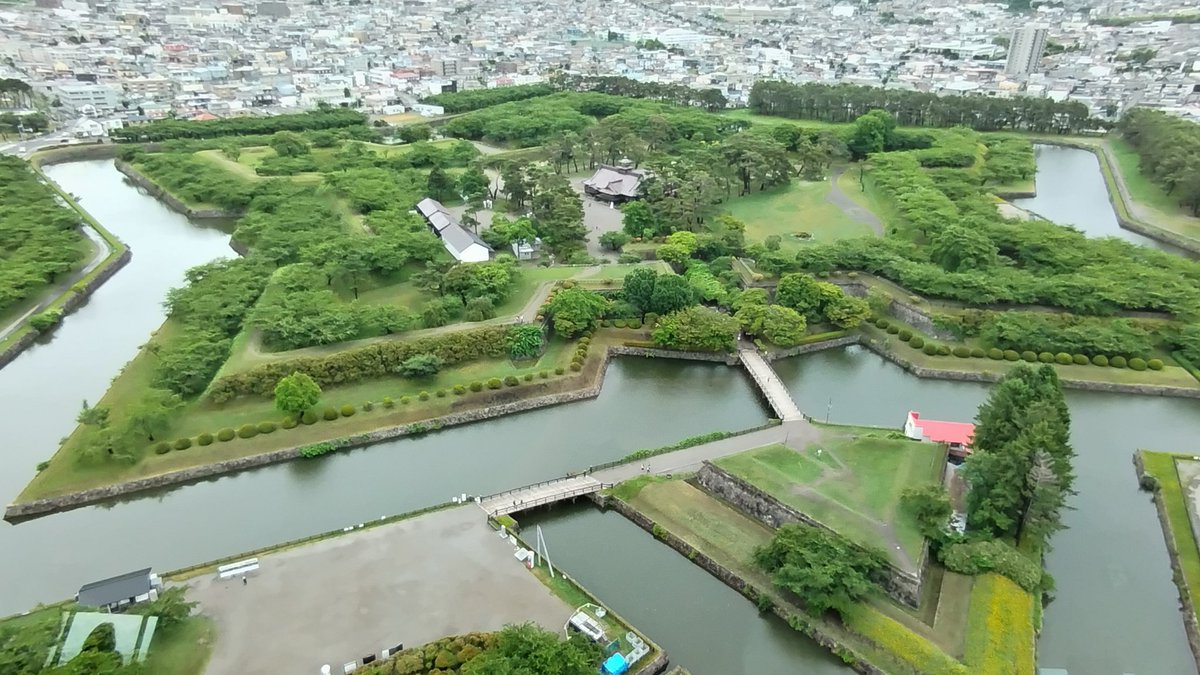 午前中は普通に函館観光しています。五稜郭タワーに20年ぶりくらいに登りました。