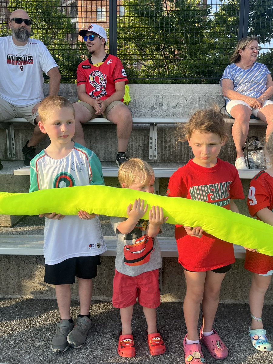 Kids as a blast being the start of the <a href="/PLLWhipsnakes/">Maryland Whipsnakes</a> snake race