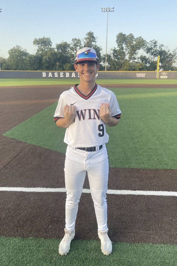 F: <a href="/DFWTwins/">DFW TWINS</a> Black 17U 9, Nation Elite 18U 3
PoG: <a href="/jl13wind/">Jake Windle</a> 2-2, 3B, RBI, 3R, HBP, SB