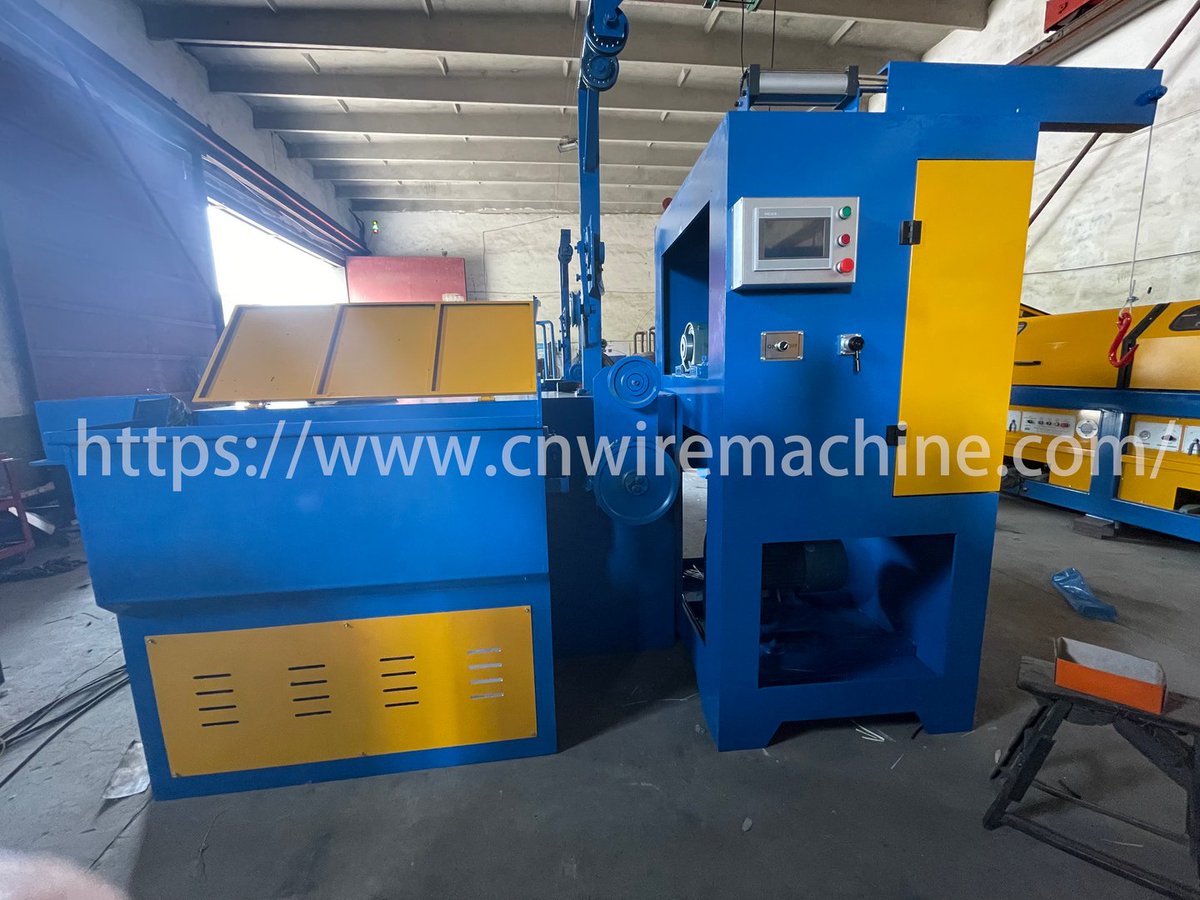 SatleMachinery's tweet image. 🚚 Exciting news! Our custom-designed brushed water tank machines are now being packaged and prepared for delivery. Quality and precision at its finest! #ManufacturingExcellence #Innovation 💧✨ #wiredrawingmachine  cnwiremachine.com