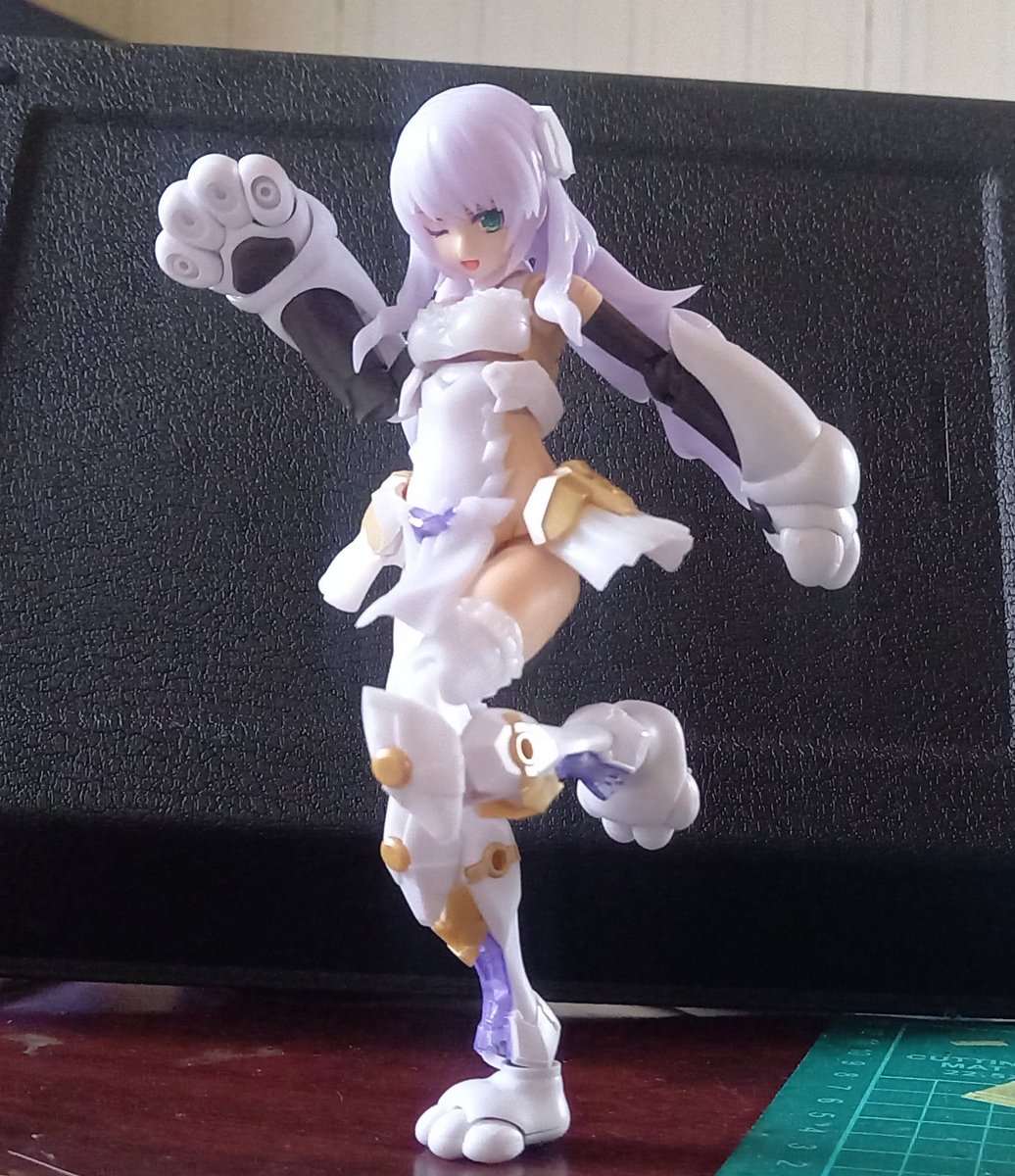 Gdb42Gh's tweet image. ドゥルガーI　キャットアーマーVer
合わせ目消しと表面処理して塗装しようかな