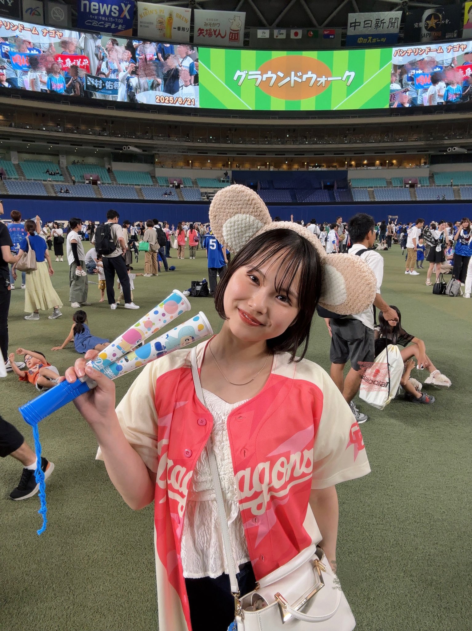 ファイターズガール 山口玲奈 サイン入り チェキ きつねダンスで脚光→紅白歌合戦に出演、ショート動画で大バズり