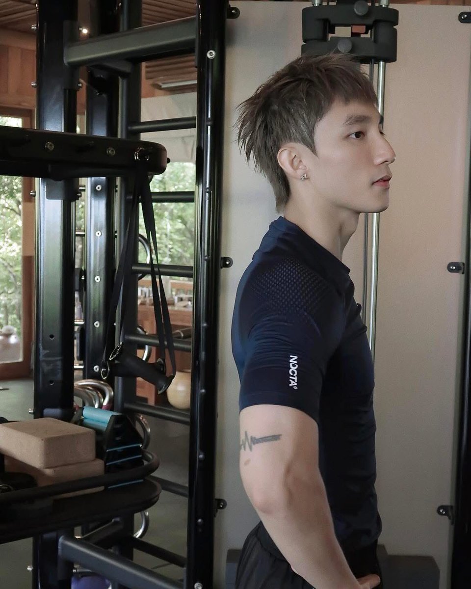 [<a href="/sontungmtp777/">M-TP</a> FB UPDATE]

“Eat too much, get fat, don't exercise, miss you... 🙂”

#SonTungMTP #SKYMTP
[1/3]