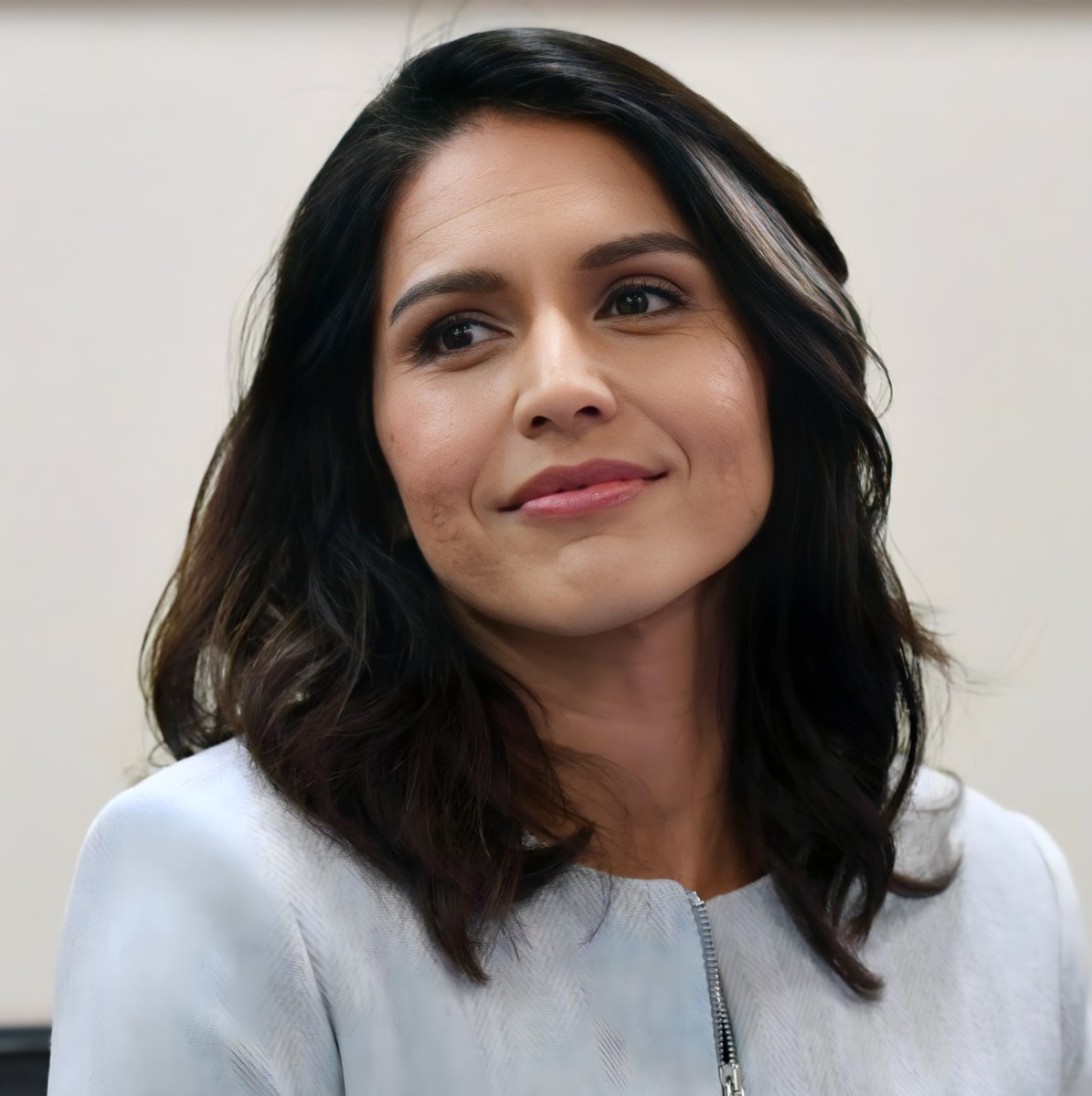 jacksonhinkle's tweet photo. STUPID LYING BITCH @TulsiGabbard https://t.co/VSzF4ZRilB