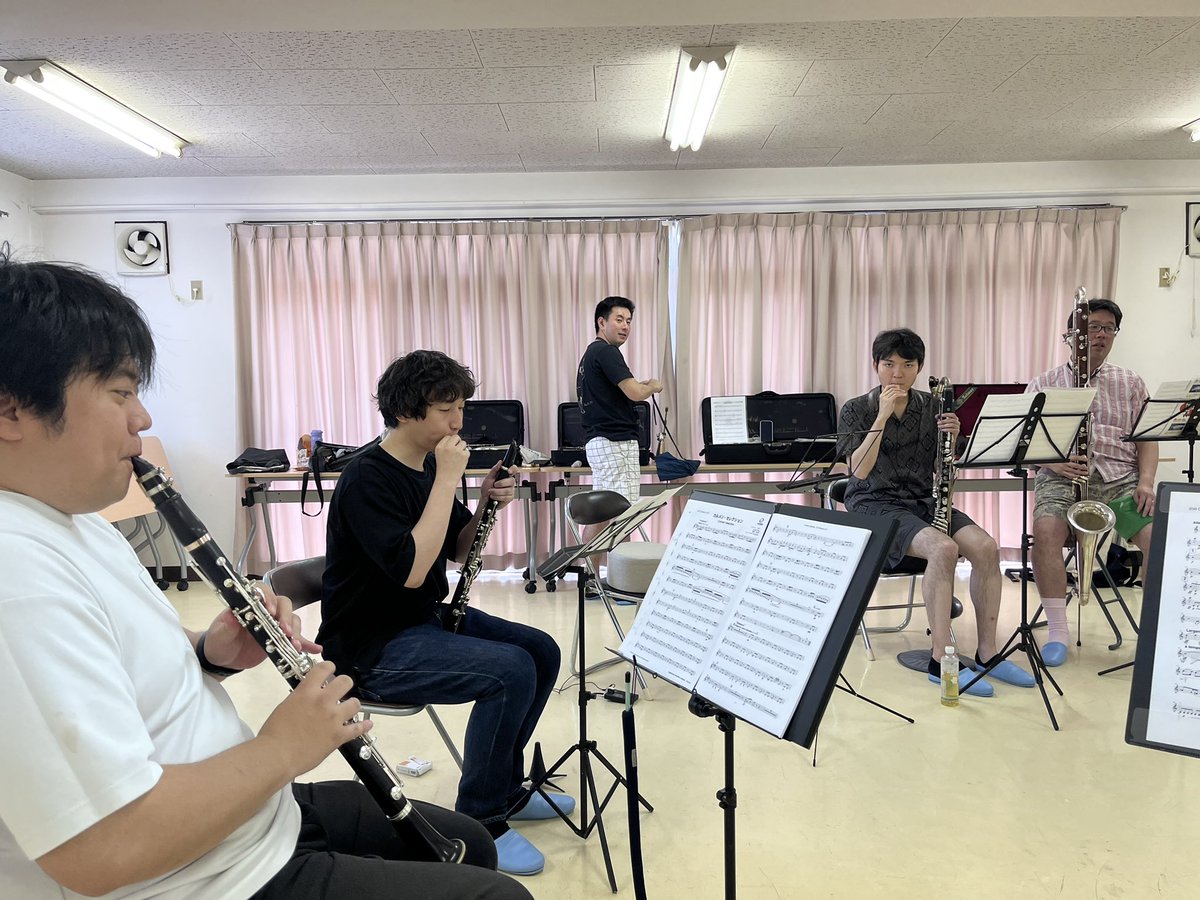 obocchamazu's tweet photo. 日曜の朝9時から練習する健全なおじさん達

#7月にイベントに出演します #まちかどコンサート #7月27日 #太子堂区民センター https://t.co/ckQeVsIdwT