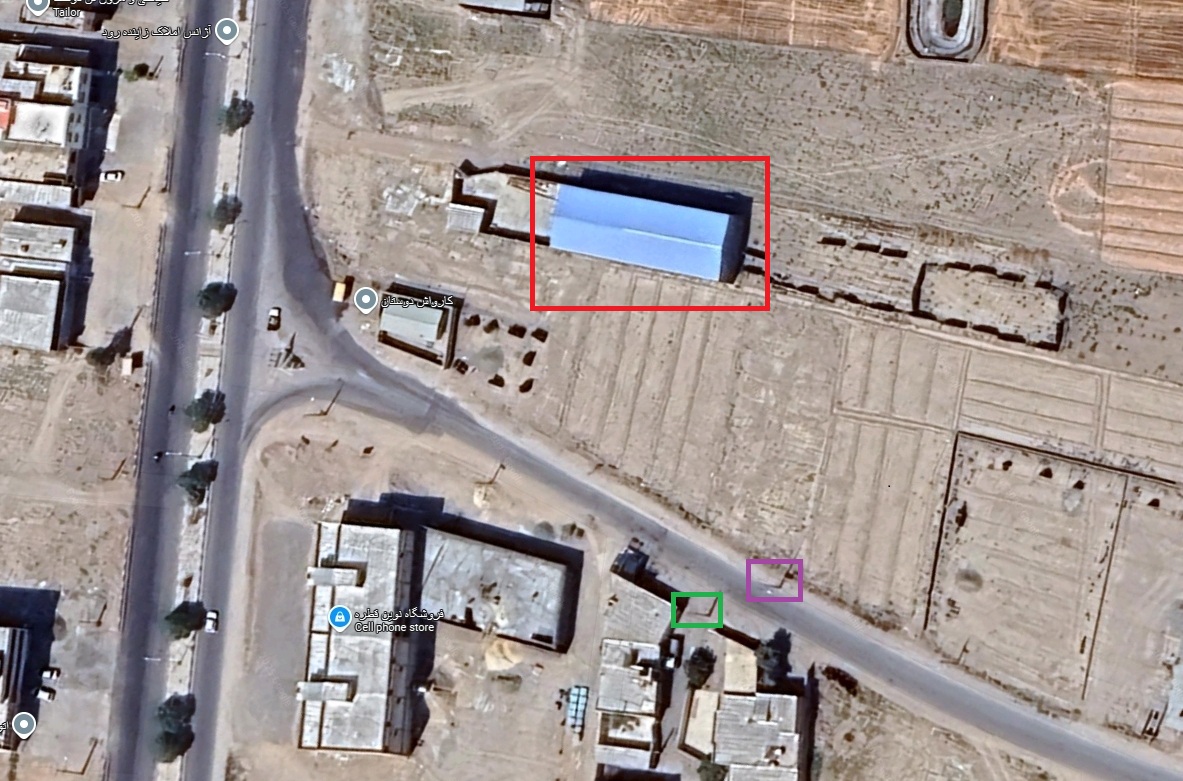 Osinttechnical's tweet photo. Likely footage of US Navy-launched Tomahawk cruise missiles hitting Iran’s Isfahan nuclear facility, as seen from nearby:

https://t.co/570NvdkPPH