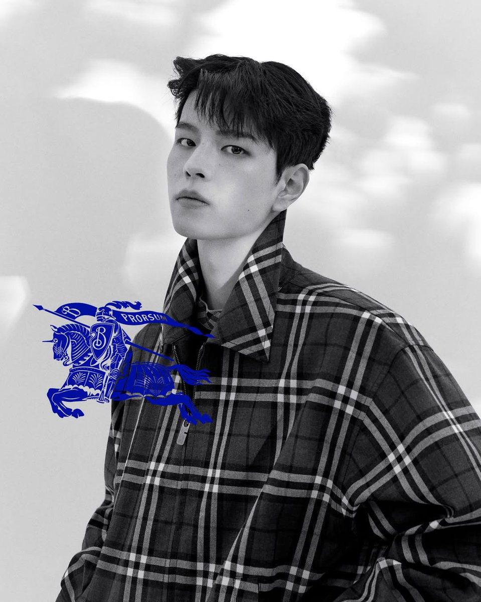 dazzlingstarksm's tweet photo. @Burberry @Stray_Kids 180625 miniseungkim update instagram 

Timelessness in every thread. honored to walk with Burberry 

# ad # burberry 

https://t.co/Tc4wg2GFkB

BURBERRY SUPERSTAR SEUNGMIN
#SEUNGMINxBURBERRY
#Seungmin #승민 
@Stray_Kids @Burberry https://t.co/OsJjGl6nMX
